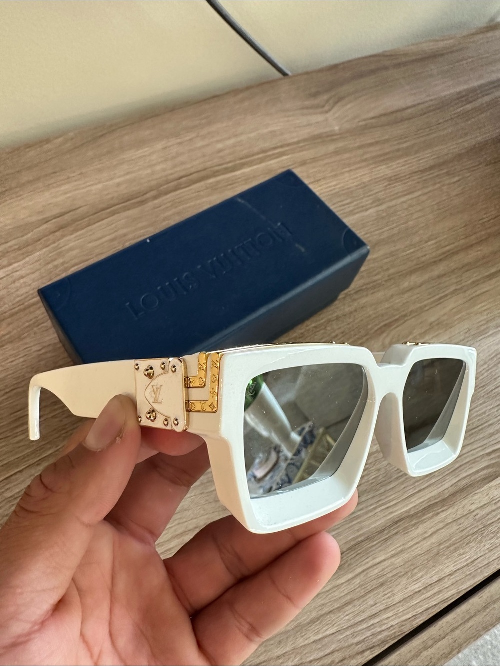 Louis Vuitton White Sunglasses with Gold Trim - Picture 2 of 8
